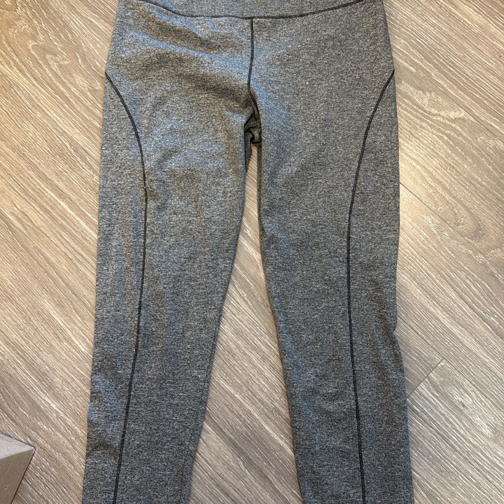 Fashion Nova Sport Women's Gray workout Set - Picture 7 of 8